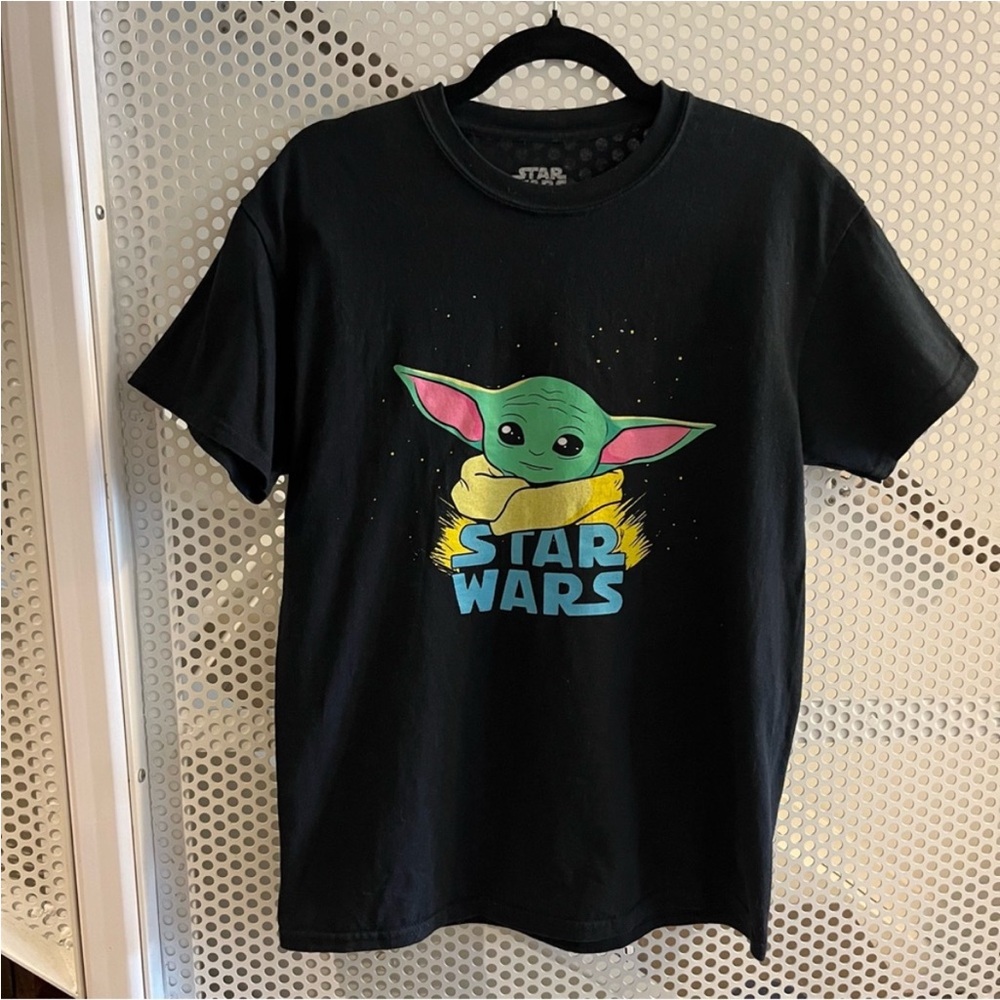 Star Wars MAD Engine Baby Yoda T-Shirt Size Medium Gender Neutral Black Cotton